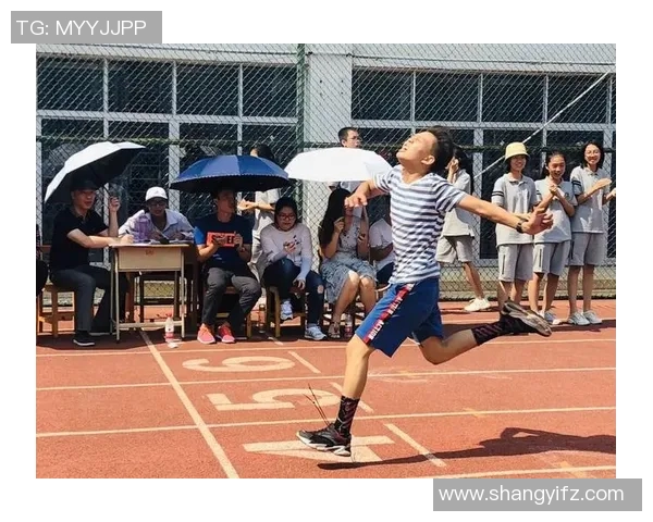 激情四溢的游泳争霸赛激战正酣,选手们奋勇争先力拼荣誉与梦想